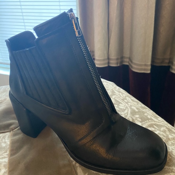 Boots - Picture 2 of 7